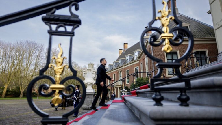 zelenski-anunta-ca-documentul-cu-garantiile-de-securitate-pentru-ucraina-este-finalizat-„am-decis-sa-nu-l-publicam”.-reactia-rusiei