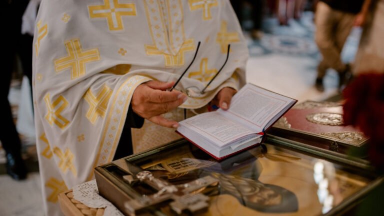 sfantul-daniel-2025:-cui-trebuie-sa-ii-spui-„la-multi-ani”-pe-17-decembrie.-care-este-cel-mai-important-obicei-respectat-de-credinciosi