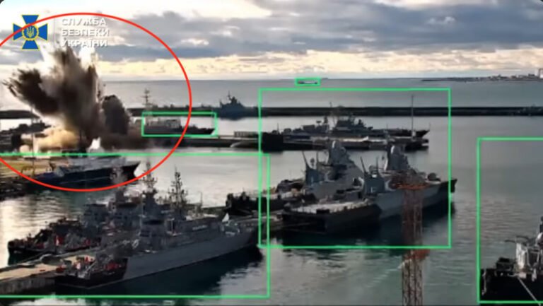 cum-minimizeaza-rusia-atacul-ucrainean-asupra-submarinului-din-novorossiysk-si-ce-arata-imaginile-din-satelit.-„daune-critice”