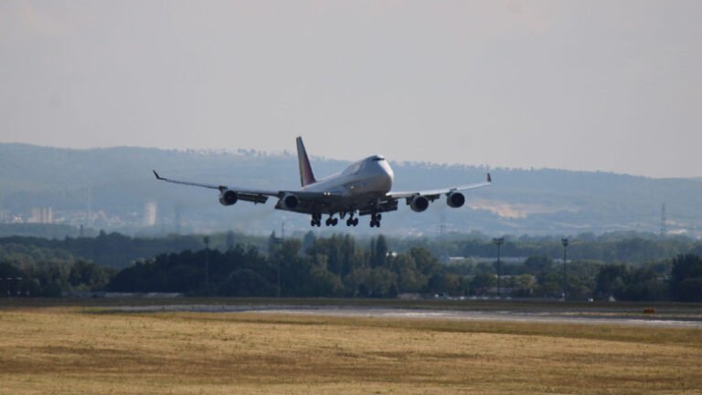 fortele-aeriene-ale-sua-vor-cumpara-inca-doua-avioane-boeing-747-8-pentru-flota-prezidentiala