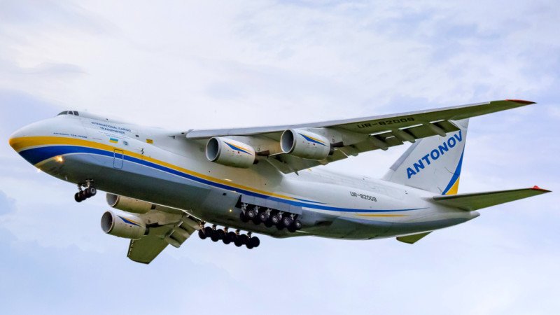 UR-82008_-_Antonov_An-124-100M_Ruslan_-_Antonov_Design_Bureau_-_VGHS