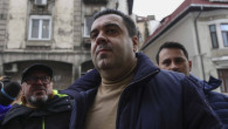 Fostul ministru al transporturilor, Razvan Cuc, este adus la sediul DNA, in Bucuresti, 16 decembrie 2025. Foto: Inquam Photos / Octav Ganea | Poza 4 din 7