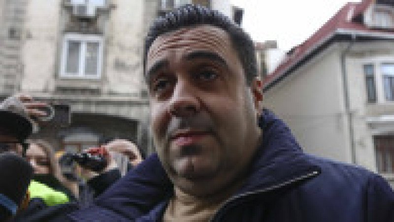 Fostul ministru al transporturilor, Razvan Cuc, este adus la sediul DNA, in Bucuresti, 16 decembrie 2025. Foto: Inquam Photos / Octav Ganea | Poza 5 din 7