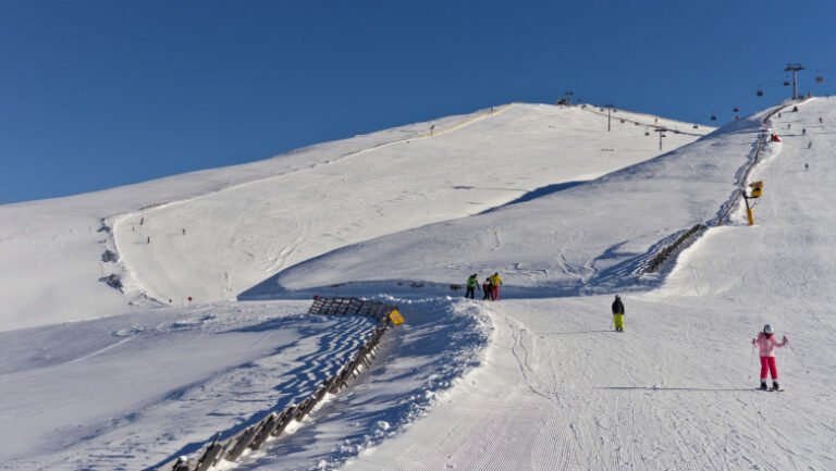utilaje-si-toalete-nefunctionale-pe-partiile-din-sinaia-din-cauza-temperaturilor-care-au-scazut-la-minus-25-de-grade-celsius