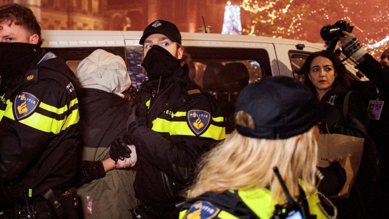 politia-olandeza-s-a-confruntat-cu-violente-„fara-precedent”-de-anul-nou.-agentii,-atacati-cu-sticle-incendiare,-petarde-si-artificii politia-olandeza-s-a-confruntat-cu-violente-„fara-precedent”-de-anul-nou.-agentii,-atacati-cu-sticle-incendiare,-petarde-si-artificii