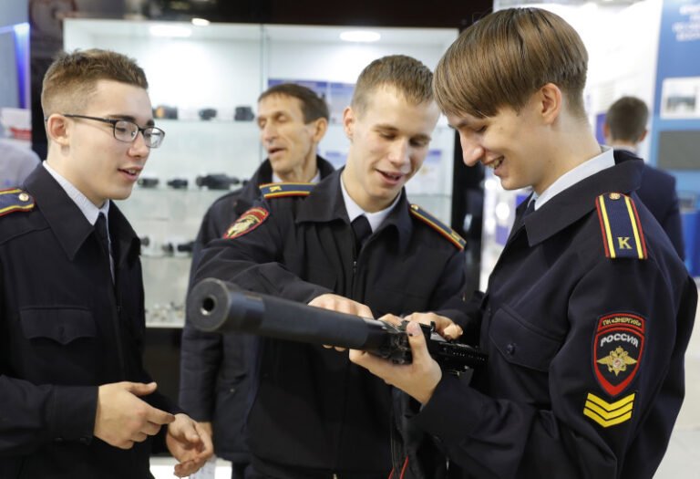 „crezi-ca-putin-face-o-treaba-buna?”-studentii-rusi,-intrebati-cum-vad-regimul-de-la-kremlin.-sondaj-al-unui-institut-controlat-de-stat