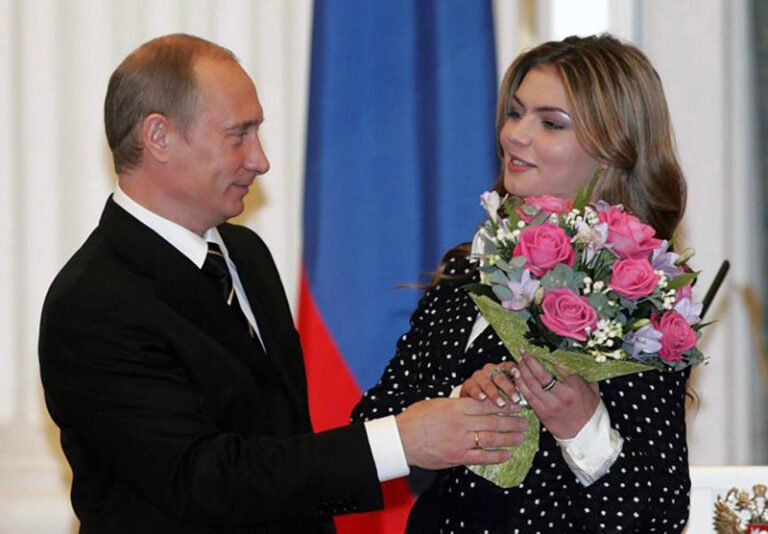 izolat-la-kremlin-sau-in-palatul-unde-isi-ascunde-familia:-detaliile-invaluite-in-mister-despre-viata-lui-vladimir-putin