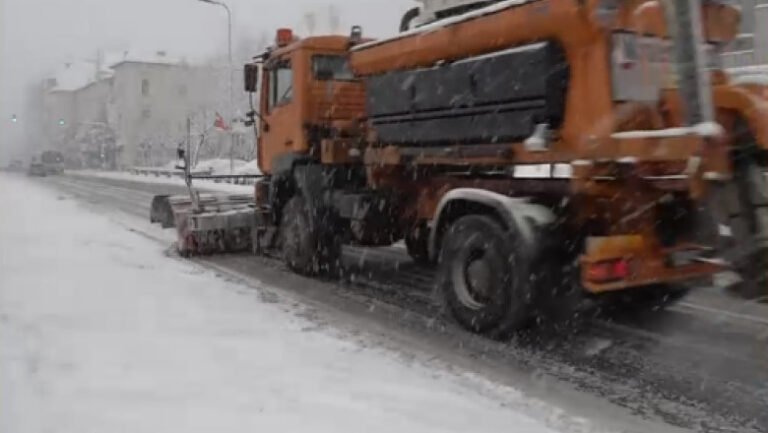 „o-iarna-autentica”-urmeaza-zile-cu-ninsori,-viscol-si-polei,-se-depune-strat-gros-de-zapada.-cat-mai-tine-vremea-rea