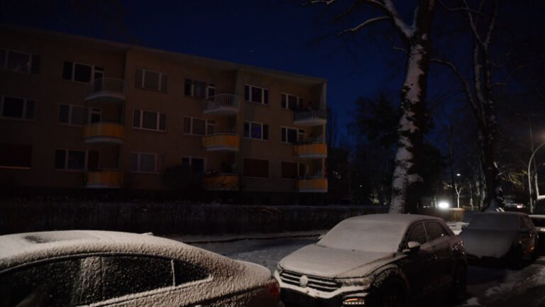 mii-de-locuinte-din-sud-vestul-berlinului-au-fost-afectate-de-o-pana-de-curent.-militantii-de-extrema-stanga-spun-ca-au-atacat-reteaua