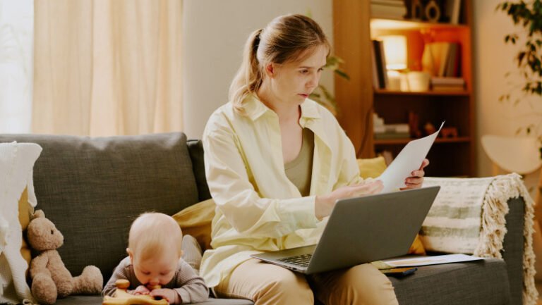 alocatiile-copiilor-raman-inghetate-si-in-2026,-dupa-ce-guvernul-a-suspendat-pentru-al-doilea-an-la-rand-majorarea-cu-inflatia