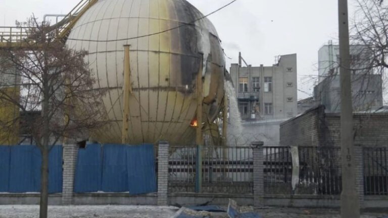 cum-au-reusit-rusii-sa-bombardeze-proprietati-americane-in-ucraina.-300-de-tone-de-ulei-pe-strazile-din-dnipro