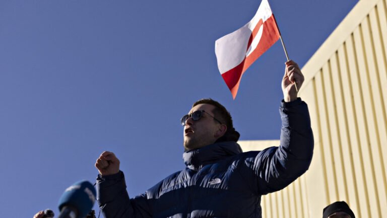 „groenlanda-nu-poate-fi-comparata-cu-venezuela”:-insula-arctica-vrea-sa-restabileasca-comunicarea-cu-sua