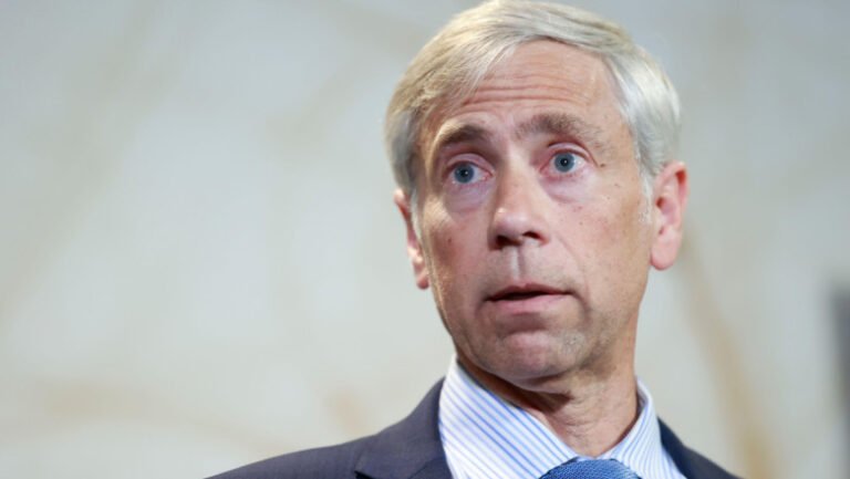 barry-pollack,-fost-avocat-al-lui-julian-assange,-va-fi-aparator-al-lui-nicolas-maduro