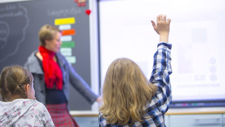 copiii-din-finlanda-invata-inca-de-la-gradinita-cum-sa-recunoasca-stiri-false-si-imagini-create-de-ai