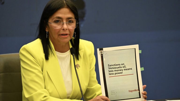 delcy-rodriguez-era-vazuta-ca-sefa-a-unei-conduceri-post-maduro-inca-de-anul-trecut,-in-cadrul-unor-discutii-secrete-cu-sua-(ft)