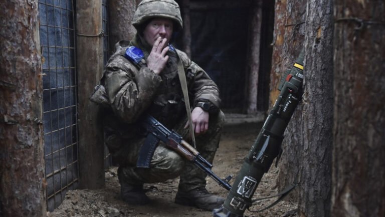 un-nou-video-dezvaluie-luptele-intense-din-zaporojie:-raiduri-cu-drone-kamikaze,-incaierari-cu-arme-de-calibru-mic,-soldati-capturati