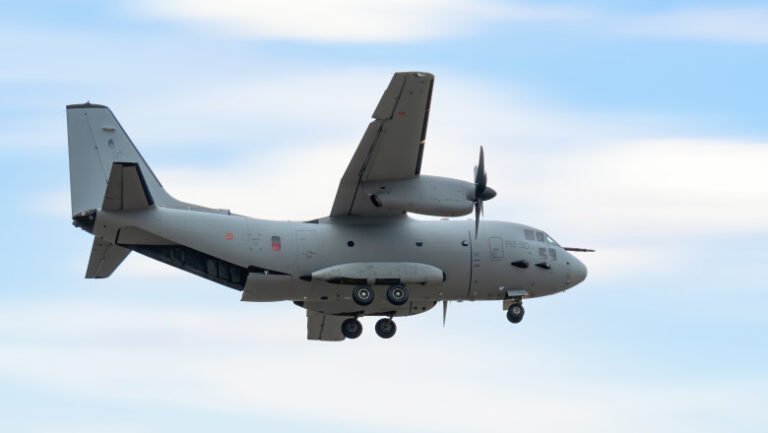 nicusor-dan-ramane-in-aceasta-noapte-la-paris.-de-ce-nu-poate-presedintele-sa-revina-in-tara