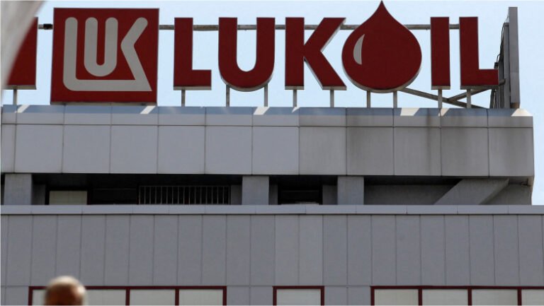 doua-companii-americane-ofera-22-miliarde-de-dolari-pentru-activele-internationale-ale-lukoil-(ft)