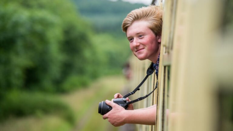 ue-ofera-peste-40.000-de-permise-de-calatorie-gratuite-pentru-tinerii-de-18-ani-prin-noua-runda-discovereu