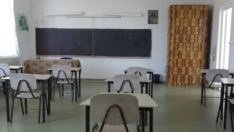 cursuri-suspendate-joi-si-vineri,-in-scoli-din-hunedoara,-mehedinti-si-salaj:-cate-unitati-de-invatamant-raman-inchise-si-de-ce