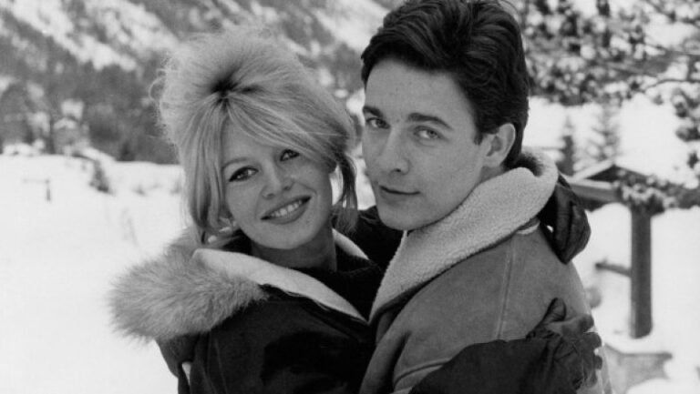 video-accident-grav-in-arges:-o-masina-a-cazut-intr-o-rapa.-trei-oameni-au-fost-raniti