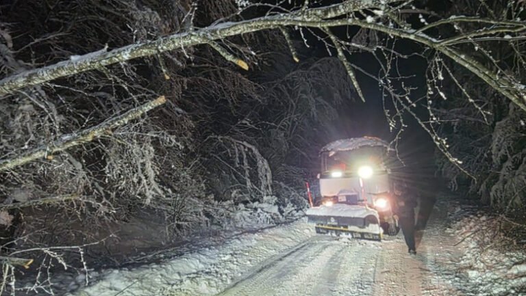 patru-drumuri-judetene-din-alba,-blocate-de-ninsori.-rute-alternative-pentru-soferi