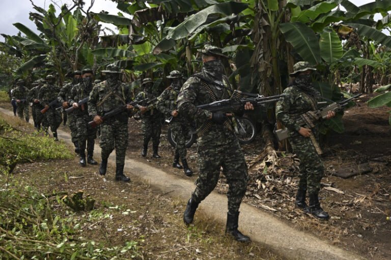 reteaua-de-putere-din-venezuela:-mozaicul-de-bande-criminale,-paramilitari-si-soldati-rebeli-pe-care-trump-trebuie-sa-l-struneasca