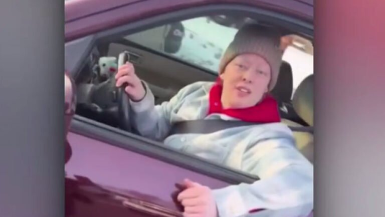 femeia-din-minneapolis,-filmata-cu-cateva-secunde-inainte-de-a-fi-ucisa-de-un-agent-ice.-care-au-fost-ultimele-ei-cuvinte