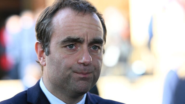 premierul-francez-a-dispus-pregatirea-unor-eventuale-alegeri-legislative-in-martie,-concomitent-cu-municipalele