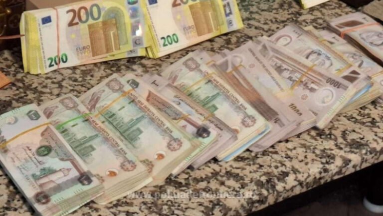doua-romance-care-veneau-din-dubai-au-fost-prinse-pe-aeroportul-otopeni-cu-bijuterii,-ceasuri-si-bani,-in-valoare-de-3-milioane-de-euro