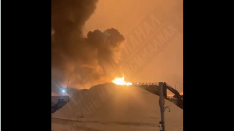 lovitura-ucraineana-cu-drone-in-rusia.-un-depozit-petrolier-din-regiunea-volgograd-a-luat-foc