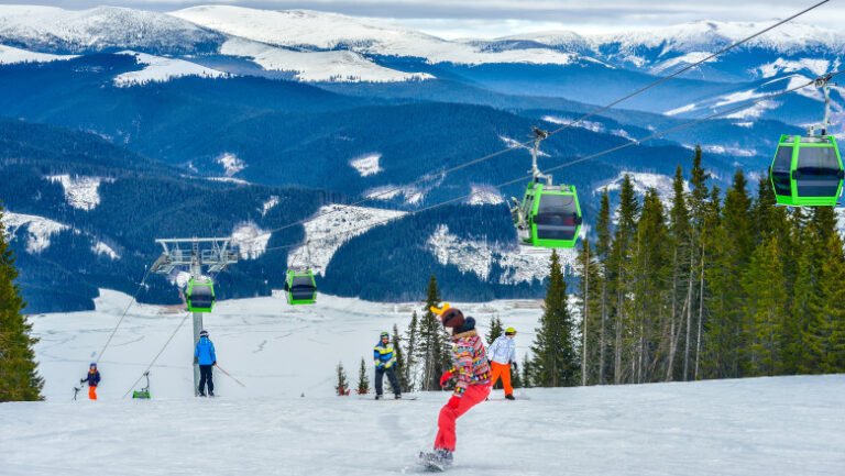 actiune-de-cautare-a-trei-copii-rataciti-intr-o-zona-impadurita-din-apropierea-partiei-de-schi-din-voineasa.-acestia-au-fost-gasiti