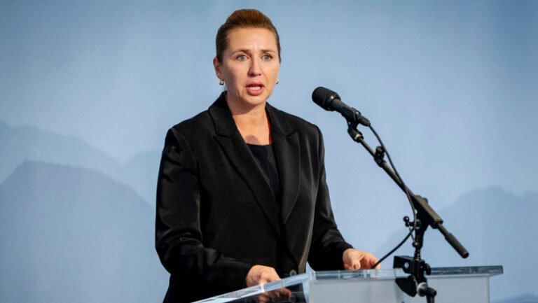 „la-o-rascruce-de-drumuri”.-premierul-danez,-despre-amenintarile-lui-donald-trump:-„miza-este-mai-mare-decat-se-vede”