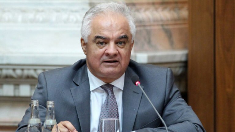 oficial-bnr:-„reducerea-de-10%-in-administratie-nu-e-suficienta”.-marea-problema:-suntem-tot-in-romania-anilor-’60-a-lui-ceausescu