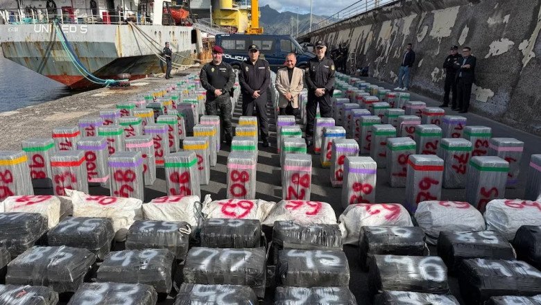 captura-record-in-largul-insulelor-canare:-aproape-10-tone-de-cocaina,-gasite-ingropate-in-sare-pe-o-nava captura-record-in-largul-insulelor-canare:-aproape-10-tone-de-cocaina,-gasite-ingropate-in-sare-pe-o-nava