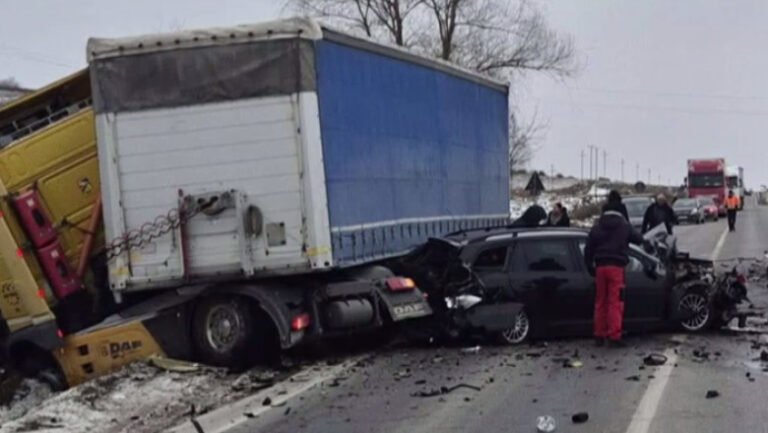 accident-grav-in-judetul-suceava:-au-fost-implicate-un-autoturism,-un-microbuz-si-un-tir
