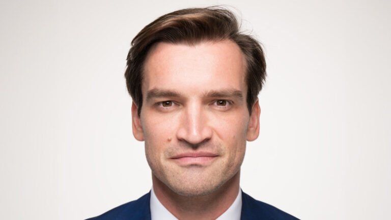 autobuzul-111:-cand-un-om-moare-si-o-societate-intreaga-ramane-pe-scaun