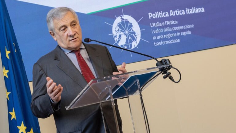 italia-intra-oficial-in-competitia-pentru-arctica.-guvernul-meloni-lanseaza-o-misiune-economica-in-nordul-polar