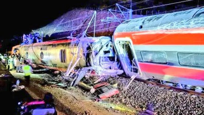 cel-putin-10-morti-intr-un-accident-feroviar-in-sudul-spaniei.-multe-persoane-ranite-au-ramas-blocate-in-trenurile-de-mare-viteza cel-putin-10-morti-intr-un-accident-feroviar-in-sudul-spaniei.-multe-persoane-ranite-au-ramas-blocate-in-trenurile-de-mare-viteza