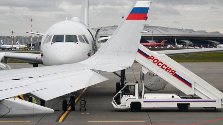 rusia-isi-reactiveaza-aeronavele-scoase-din-uz-pentru-a-suplimenta-cursele-de-pasageri