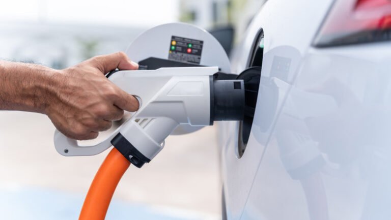 guvernul-german-a-schimbat-subventiile-pentru-autovehiculele-electrice.-ajutorul-acordat-acum-la-cumpararea-unui-ev