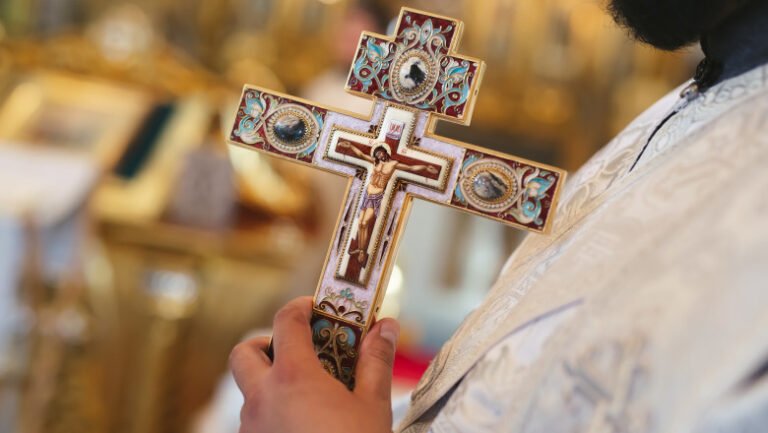 cand-sunt-floriile-in-2026:-sarbatoarea-marcheaza-inceputul-saptamanii-mari-si-coincide-cu-pastele-catolic