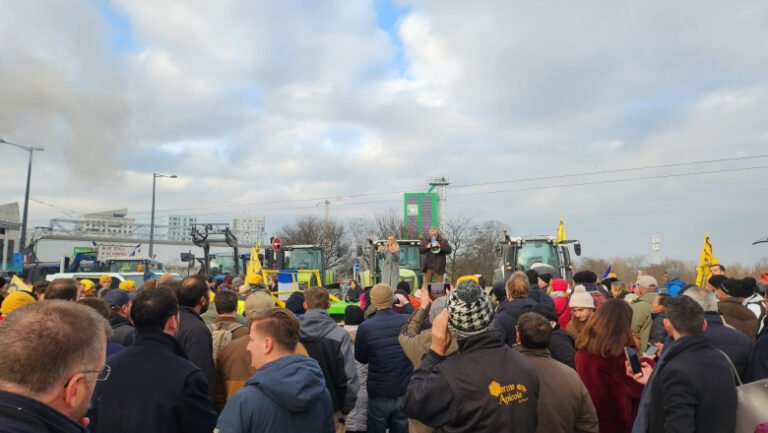 fermierii-romani-se-alatura-protestelor-de-la-strasbourg-impotriva-acordului-mercosur