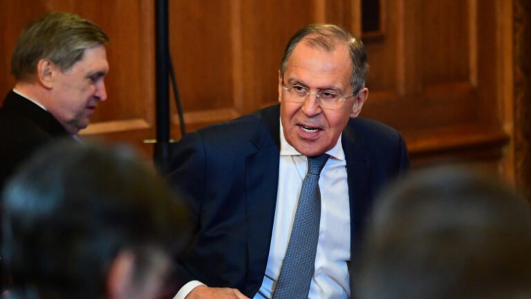 lavrov:-groenlanda-nu-este-o-parte-naturala-a-danemarcei,-e-o-cucerire-coloniala.-faptul-ca-locuitorii-sunt-obisnuiti-e-alta-chestiune