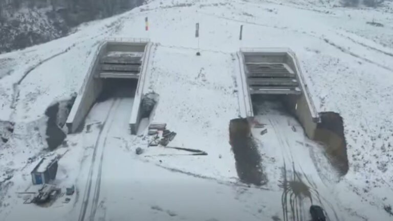 prima-autostrada-care-trece-carpatii-ar-putea-fi-gata-mai-devreme.-soferii-vor-putea-strabate-tara-exclusiv-pe-sosea-de-mare-viteza