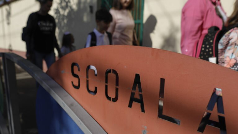 calendarul-anului-scolar-2026-2027:-cand-ar-putea-incepe-cursurile-si-ce-vacante-sunt-vizate-de-schimbari-–-proiect