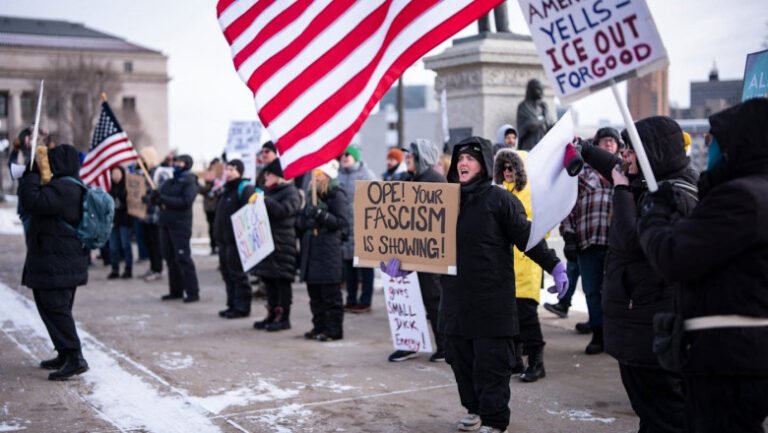 „fara-munca,-fara-scoala,-fara-cumparaturi”-locuitorii-statului-minnesota-sunt-chemati-la-proteste-anti-ice.-zeci-de-afaceri,-inchise