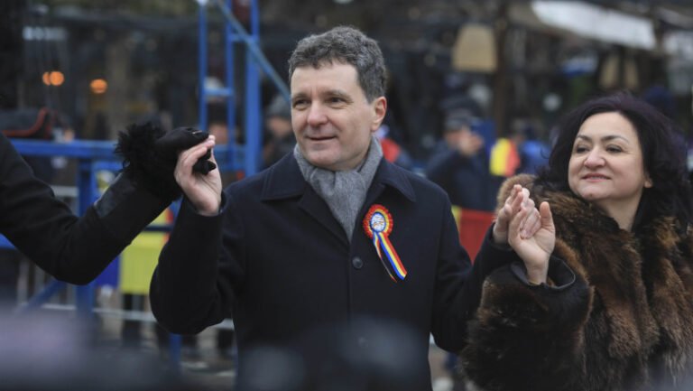 reactia-lui-nicusor-dan-dupa-huiduielile-de-la-iasi:-nu-traim-vremuri-usoare,-dar-sunt-momente-in-care-trebuie-sa-ne-bucuram