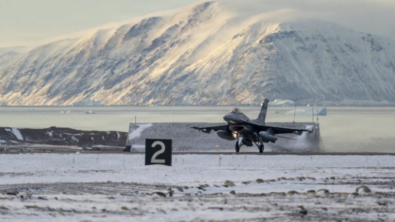 trump:-sua-vor-avea-suveranitate-asupra-terenului-pe-care-vor-fi-amplasate-bazele-militare-americane-din-groenlanda