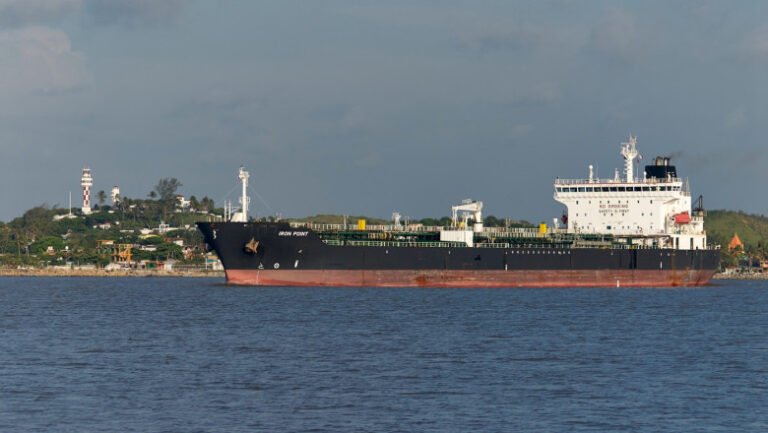 mexicul-ia-in-considerare-sa-opreasca-livrarile-de-petrol-catre-cuba-de-teama-sua.-reducerea-livrarilor-ar-insemna-un-colaps-energetic